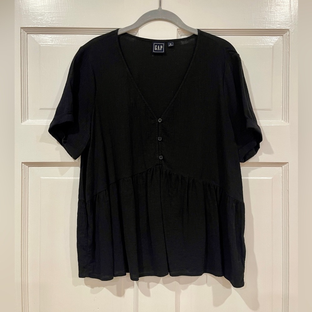 Gap V Neck Button Front Peplum Swing Top - Black